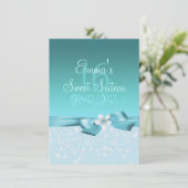 Blaue/weiße Blume & Bow Geburtstag Einladung (Stehend Vorderseite)