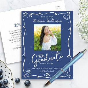 Blaue Weiße Doodles Abschluss Save the Date Foto Einladungspostkarte