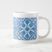 Blaue Weiße Faux-Fliese Delft Kornblumen Jumbo-Tasse (Rechts)