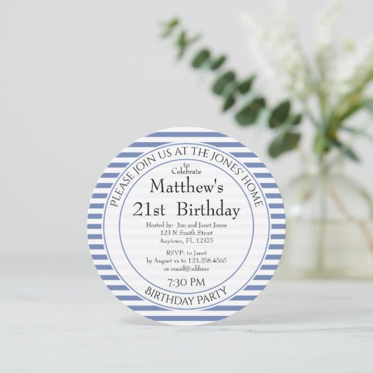 Blaue/weiße, gerötete Streifen für alle Altersgrup Einladung (Stehend Vorderseite)