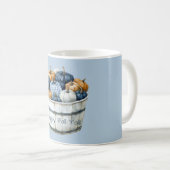 Blaue weiße Karo orange Kürbiseimer Kaffeetasse (VorderseiteRechts)