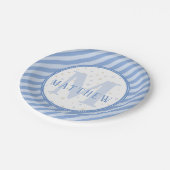 Blaue & Weiße Monogramm-Baby-Party Pappteller (Schrägansicht)