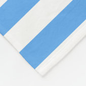 Blaue weiße Streifen Vorlage dekoratives Medium Fleecedecke (Ecke)