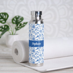 Blaue weiße Vintage-Blumen-Toile personalisierter Trinkflasche