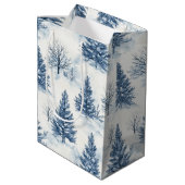 Blaue Weiße Weihnachtskiefern Mittlere Geschenktüte (Rückseite Schrägansicht)