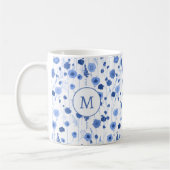 Blaue weiße Wildblumenwiese Botanisches Monogramm Kaffeetasse (Links)
