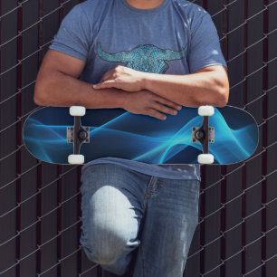 Blaue Wellen bei glühendem Licht Skateboard