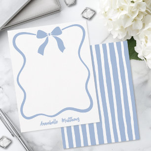 Blaue Wellengrenze mit Schleife personalisiert Mitteilungskarte