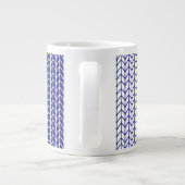 BLAUE & WHITE STRICK Große weiße Tasse (Rückseite)