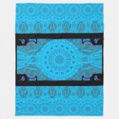 Blaue Wildblume in Licht Fleecedecke (Vorderseite)