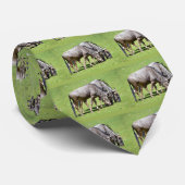 Blaue Wildtiere fütternd Krawatte (Gerollt)