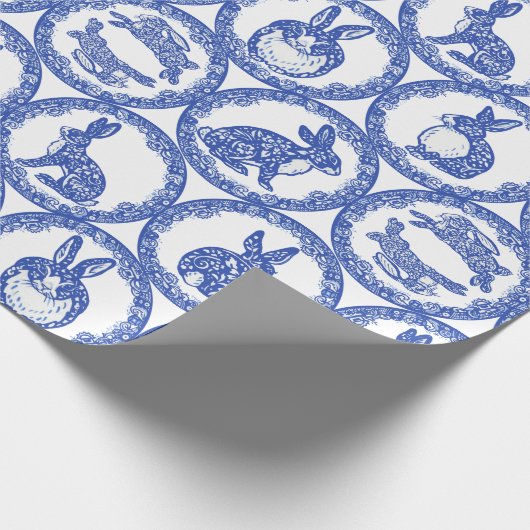 Blaue Willow Rabbit Whimsical Isle of Rabbits Wrap Geschenkpapier (Ecke)