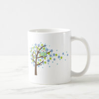 Blaue windige Baum-Eule