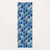 Blaue Winter Pine Cone Muster Yogamatte (Vorderseite)