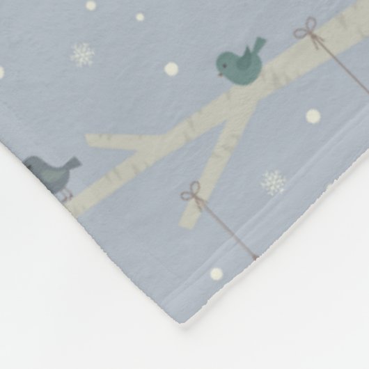 Blaue Winter-Weihnachtsvögel auf Baumzweig Fleecedecke (Ecke)