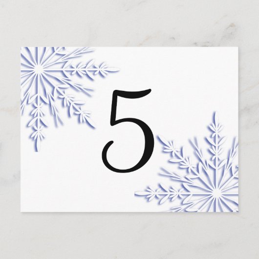 Blaue Winterschneeflocken auf weißer Tischnummer (Rückseite)