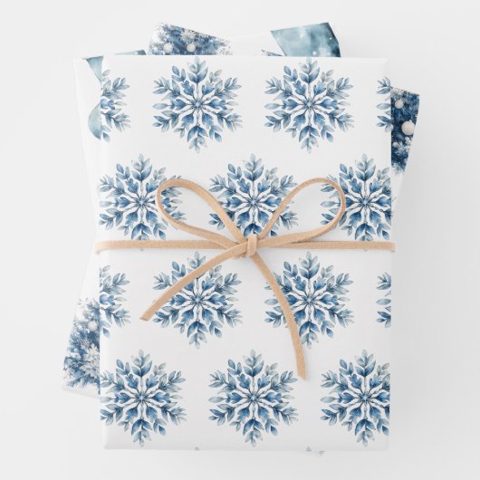 Blaue Winterschneeflocken Bäume Strümpfe Geschenkpapier Set (Beispiel)
