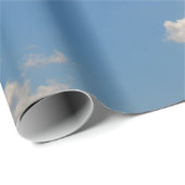 Blaue Wolken Geschenkpapier (Rolleneckpunkt)