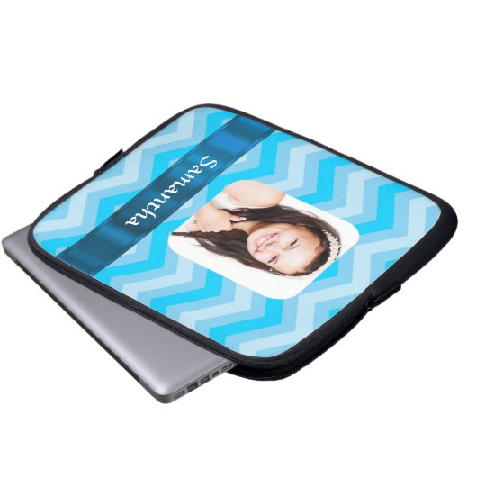 Blaue Zickzack personalisierte Bildvorlage Laptopschutzhülle (Vorne Knopf)