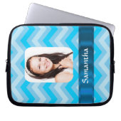 Blaue Zickzack personalisierte Bildvorlage Laptopschutzhülle (Vorderseite)