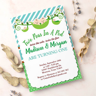 Blaue zwei Erbsen in einem Pod zwei Siege zum Gebu Einladung