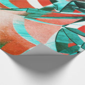 Blaue Zyanenstreifen auf rustikalem Korallenhinter Geschenkpapier (Ecke)