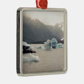 Blaueis Ornament Aus Metall (Rechts)