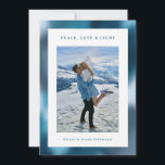 Blauer abstrakter Farbverlauf-Hanukkah-Foto Feiertagskarte<br><div class="desc">Eine moderne Hanukkah-Fotokarte mit abstraktem Farbverlauf-Hintergrund in Blautönen. Laden Sie Ihr eigenes Foto hoch. Auf der Rückseite der Karte können Sie eine längere Nachricht eingeben.</div>