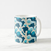 Blauer Abstrakter Ozeanboden | Küstenmuster Kaffeetasse (VorderseiteRechts)