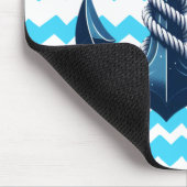 Blauer Anker mit blauen Wellen Mousepad (Ecke)