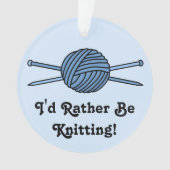 Blauer Ball des Garns u. der Stricknadeln (Version Ornament (Vorderseite)