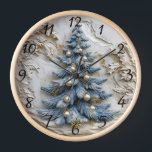 Blauer Baum mit Goldverzierungen. Uhr<br><div class="desc">Ein wunderschön gefertigter,  blauer Weihnachtsbaum mit Perlenschmuck und goldenen Schneeflocken,  Set vor einem weichen,  strukturierten Hintergrund aus Weiß und Gold. Das Design spiegelt das Wunder des Winters wider und schafft eine fröhliche Urlaubsatmosphäre.</div>