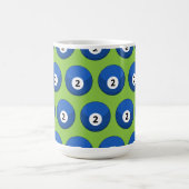 Blauer Billardball Nummer Zwei Muster Kaffeetasse (Mittel)