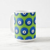 Blauer Billardball Nummer Zwei Muster Kaffeetasse (Vorderseite Links)
