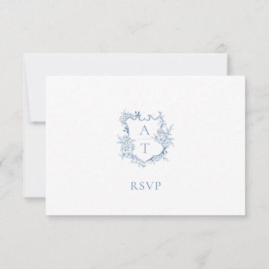 Blauer Blauer Script Wappen Monogram RSVP Card Einladung (Rückseite)