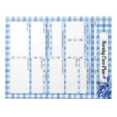 Blauer Blumen-Gingham_ Pflegeplan Notizblock (Vorderseite)