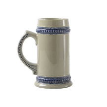 Blauer Blumen-Letter-P-Monogramm-Becher
