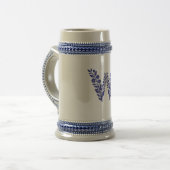 Blauer Blumen-Letter-W-Monogramm-Becher Bierglas (Vorderseite Links)