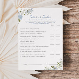 Blauer Blumenblütendusche über oder unter der Kart Einladung