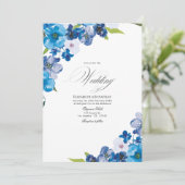 Blauer Blumenhochzeit Einladung (Stehend Vorderseite)