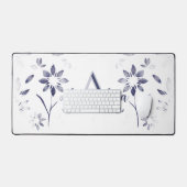 Blauer Blumenmonogramm-Name Schreibtischunterlage (Tastatur & Maus)