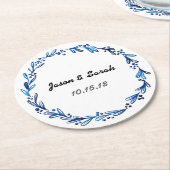 Blauer Blumenreath individuell einstellbar Runder Pappuntersetzer (Angewinkelt)