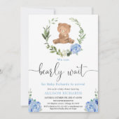 Blauer Blumenstrauß Teddy Bärenjunge Babydusche Einladung (Vorderseite)