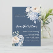 Blauer Blumenstrauß und Elfenbeinblütendusche Einl Einladung (Stehend Vorderseite)