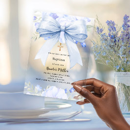 Blauer Bogen Blütenjunge klar Taufe Acryleinladungen