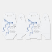 Blauer Bow, der das Geschenk des Brautparty des Kn Geschenkschachtel (Ungeklappt)