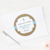 Blauer Burlap-Crossboy-Taufe Gunst-Aufkleber Runder Aufkleber (Umschlag)