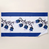 Blauer Canterbury Glocken auf Weinbergen Blume Strandtuch (Vorderseite)