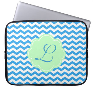 Blauer Chevron, leichte grüne Form, Monogramm Laptopschutzhülle