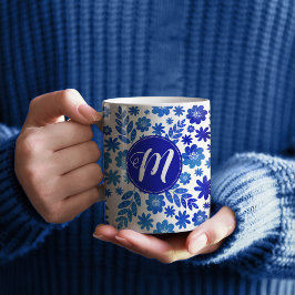 Blauer China, Blütenmuster und Monogramm Kaffeetasse